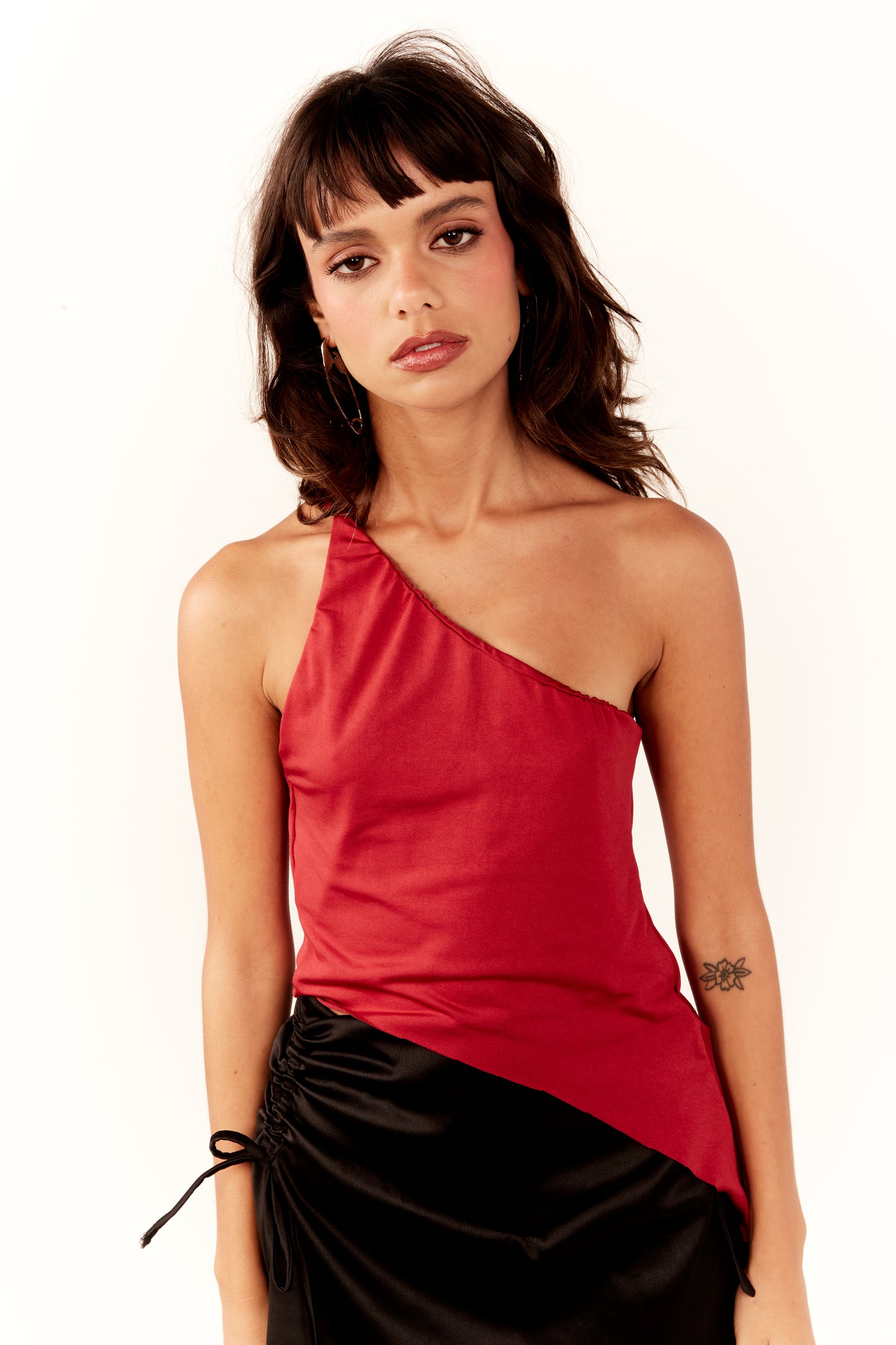 blusa só no ombrinho cherry