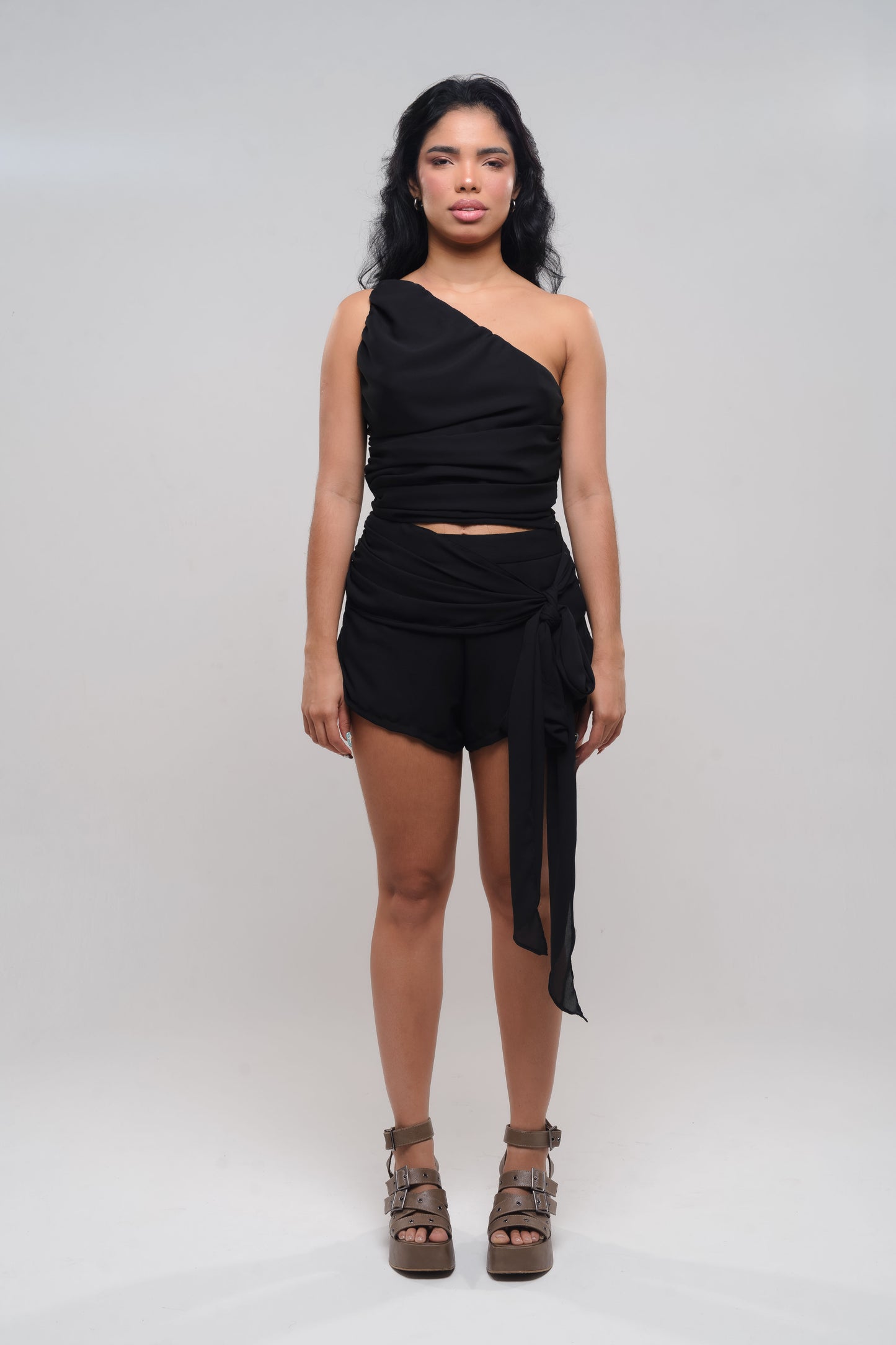blusa drap laço